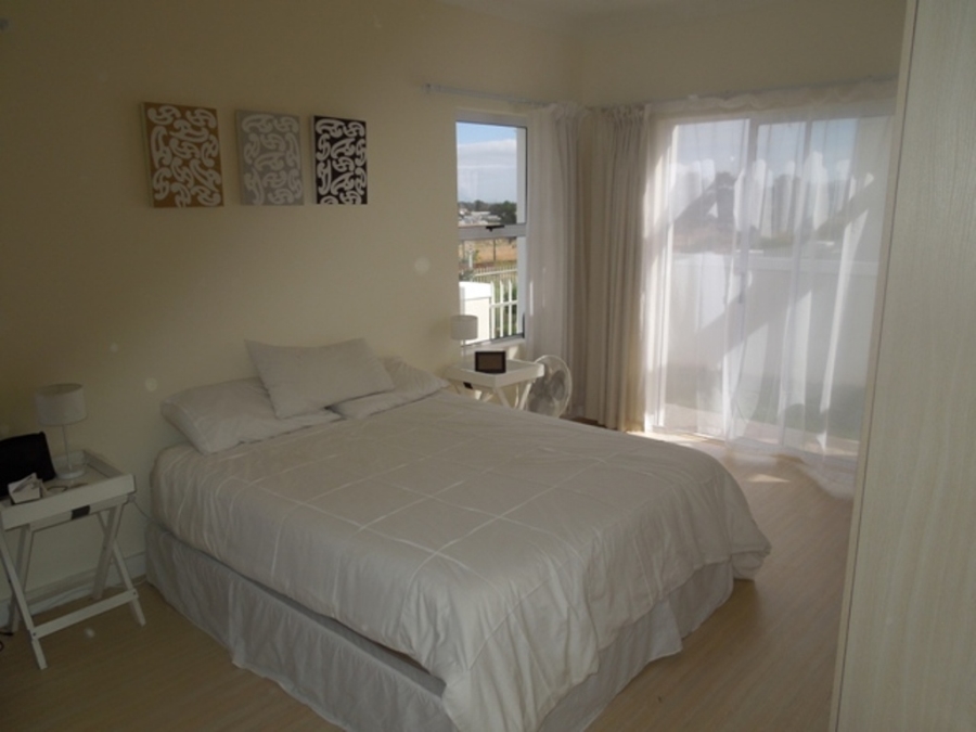 To Let 3 Bedroom Property for Rent in Fernwood Western Cape